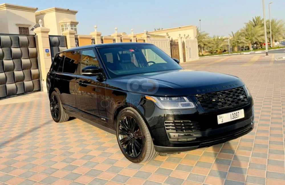 Black Land Rover Range Rover Vogue HSE 2020 for rent in Dubai 6